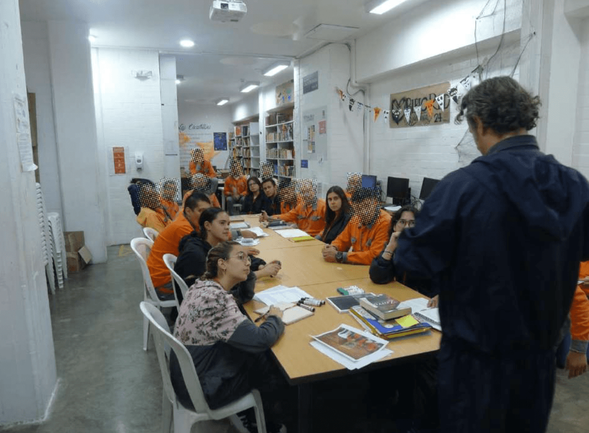 Resocializar a través del arte y la educación en el sistema carcelario: posibilidades de construcción de nuevas subjetividades